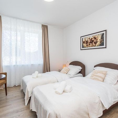 Apartamento Perla Hradce Hradec Králové Exterior foto