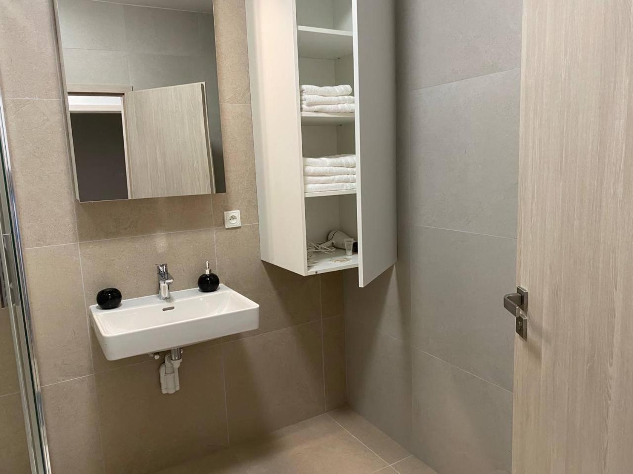 Apartamento Perla Hradce Hradec Králové Exterior foto